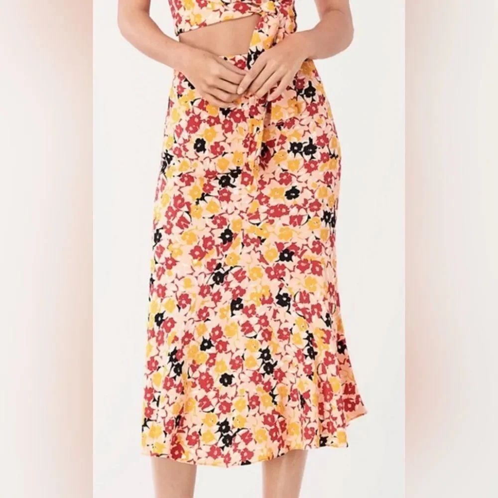 NWOT DVF Diane von Furstenberg Flirty midi swing skirt, US Size 6